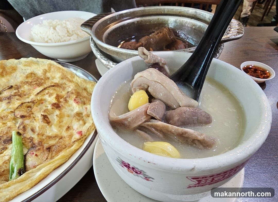 Pork Rib Soup with Rice and Omelette