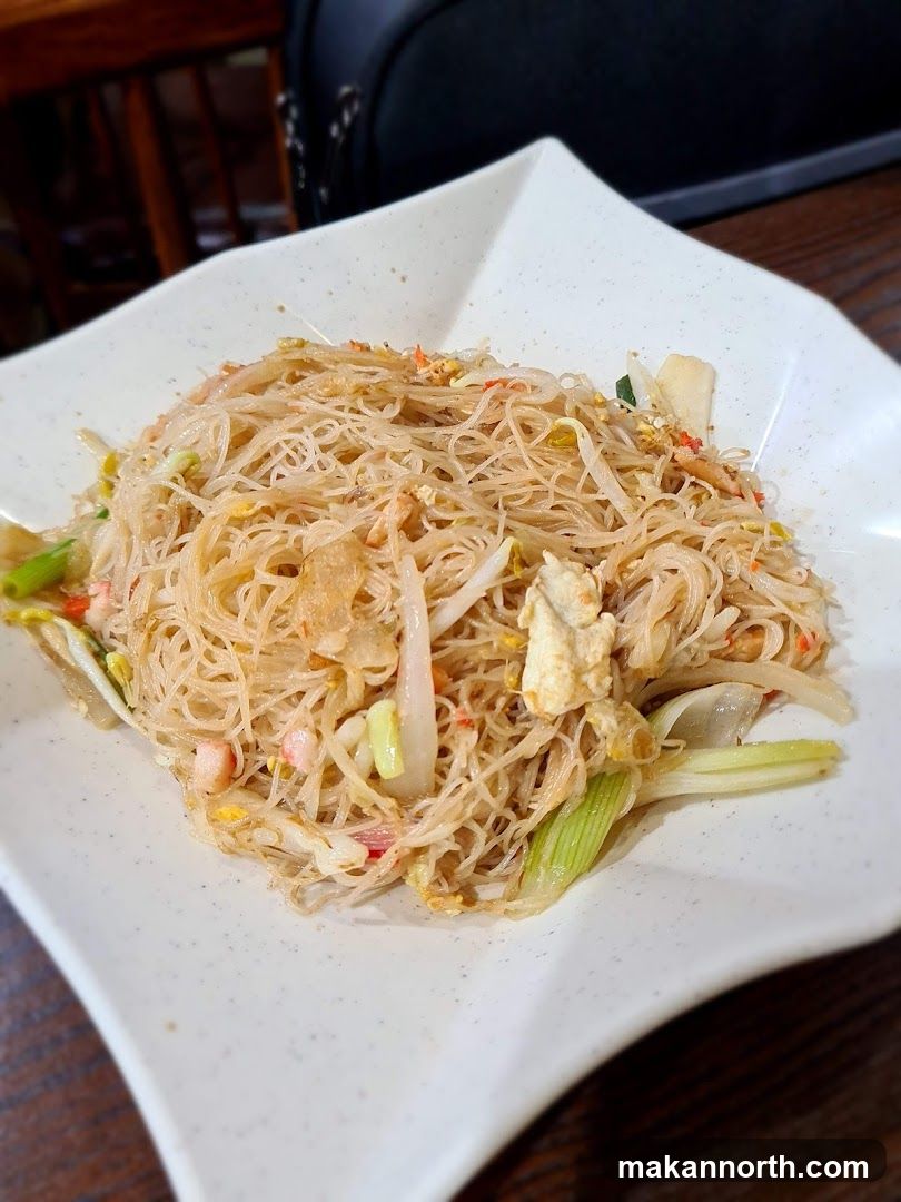 Noodles with Vegetables and Egg