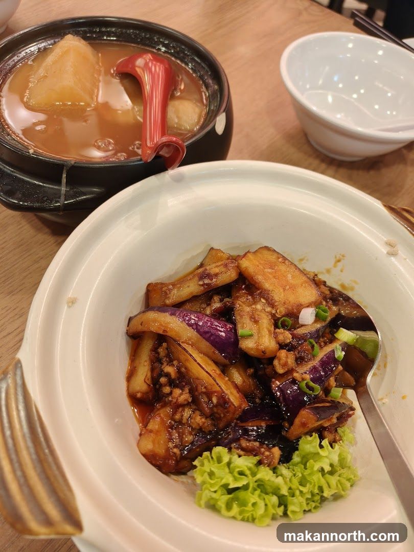 Stir-fried Eggplant with Minced Meat and Braised Radish Soup