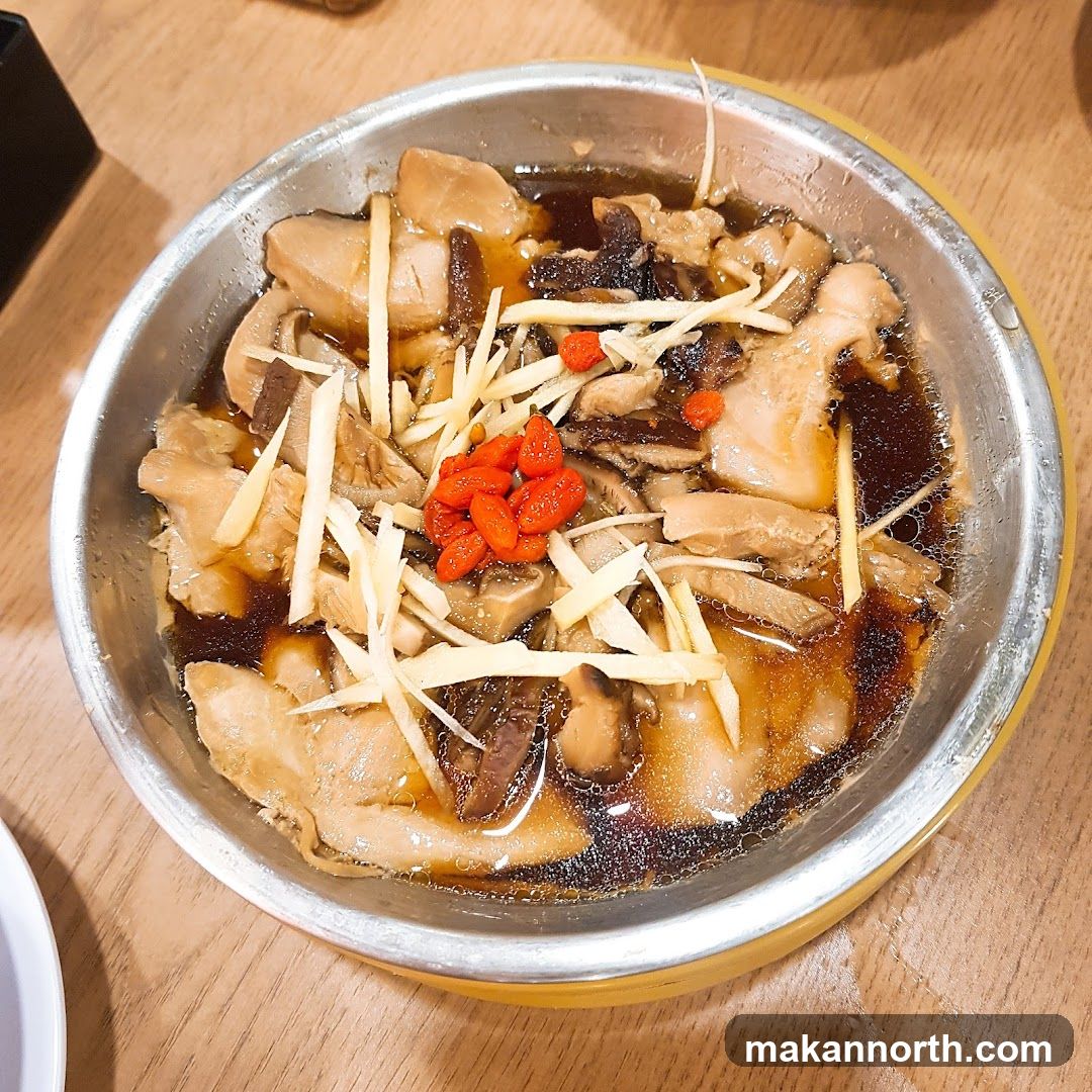 Steamed Dish with Mushrooms and Ginger