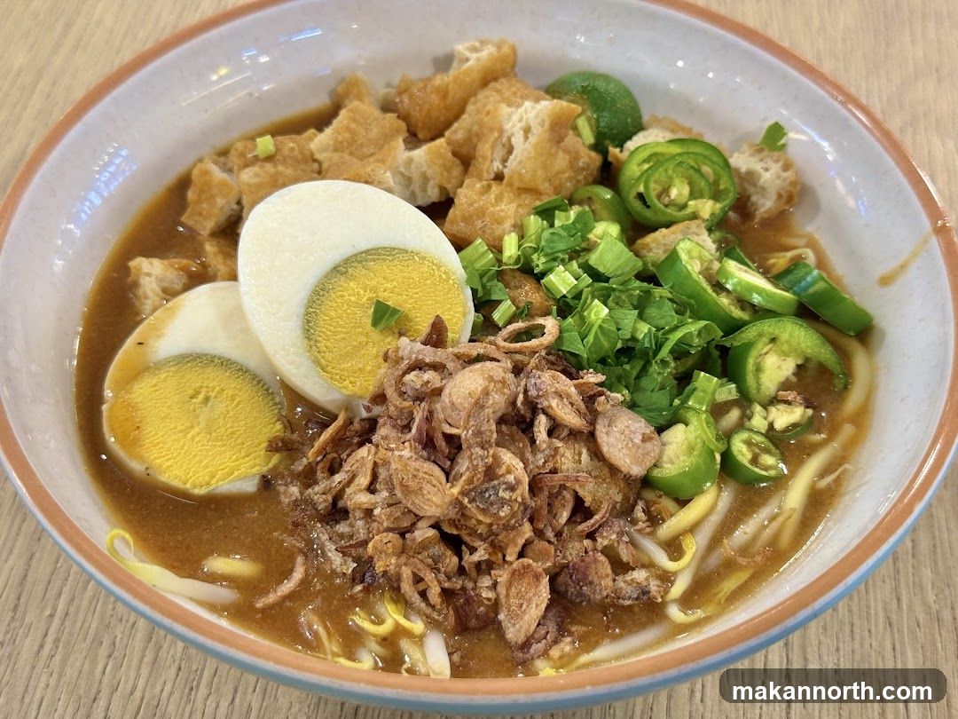 Noodle Soup with Egg and Fried Shallots