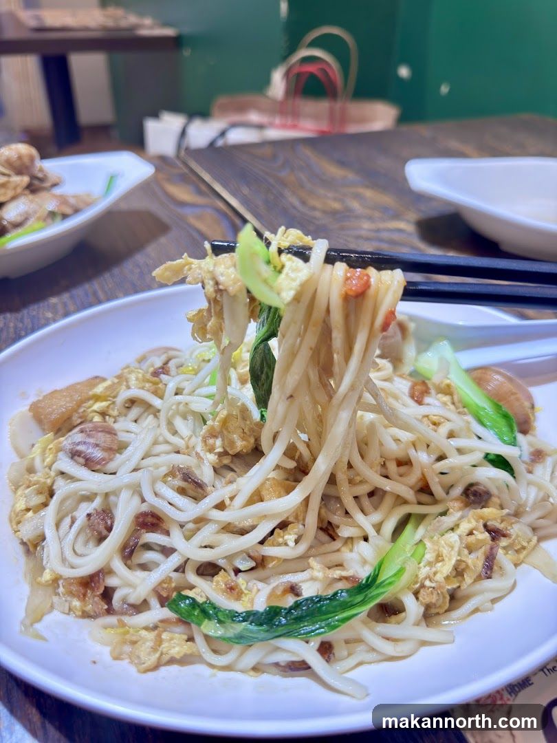 Noodles with Egg and Greens