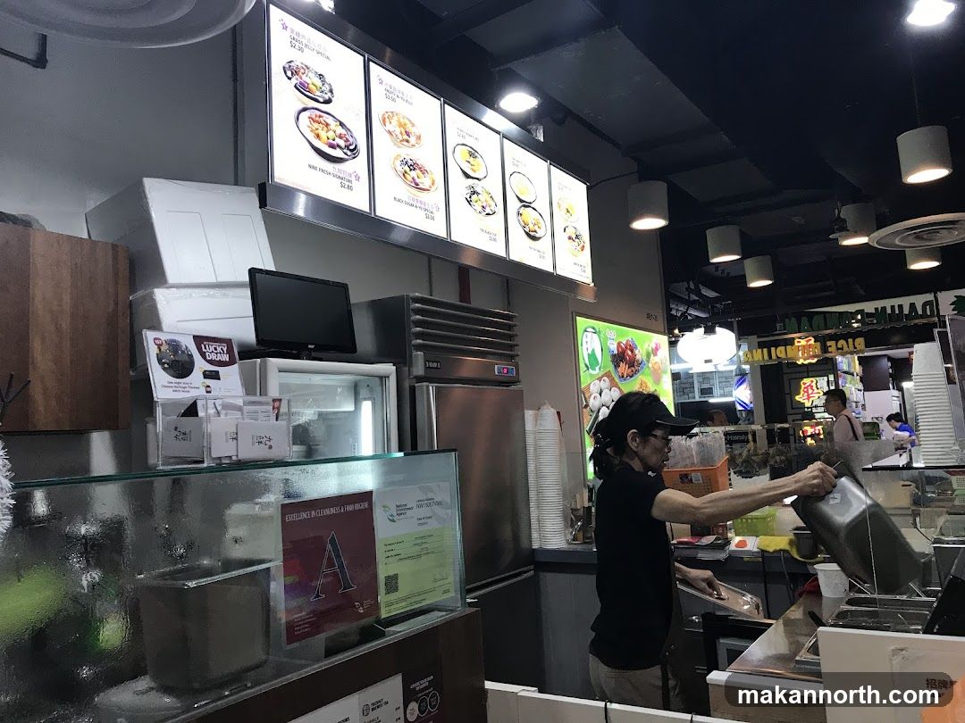 Dessert shop counter