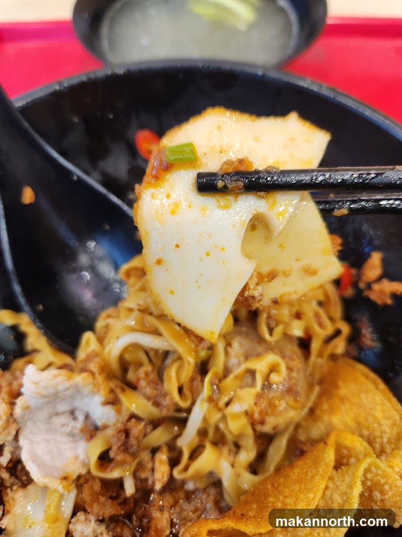 Noodles with Fish Cake