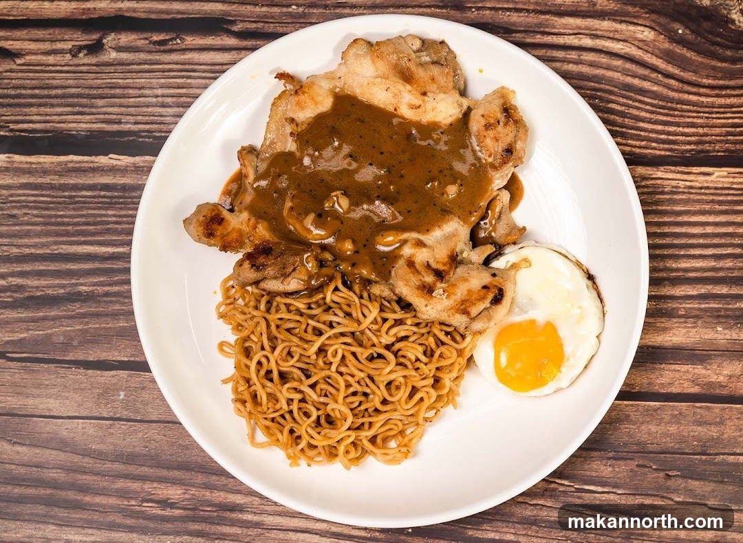 Chicken Chop with Noodles and Egg
