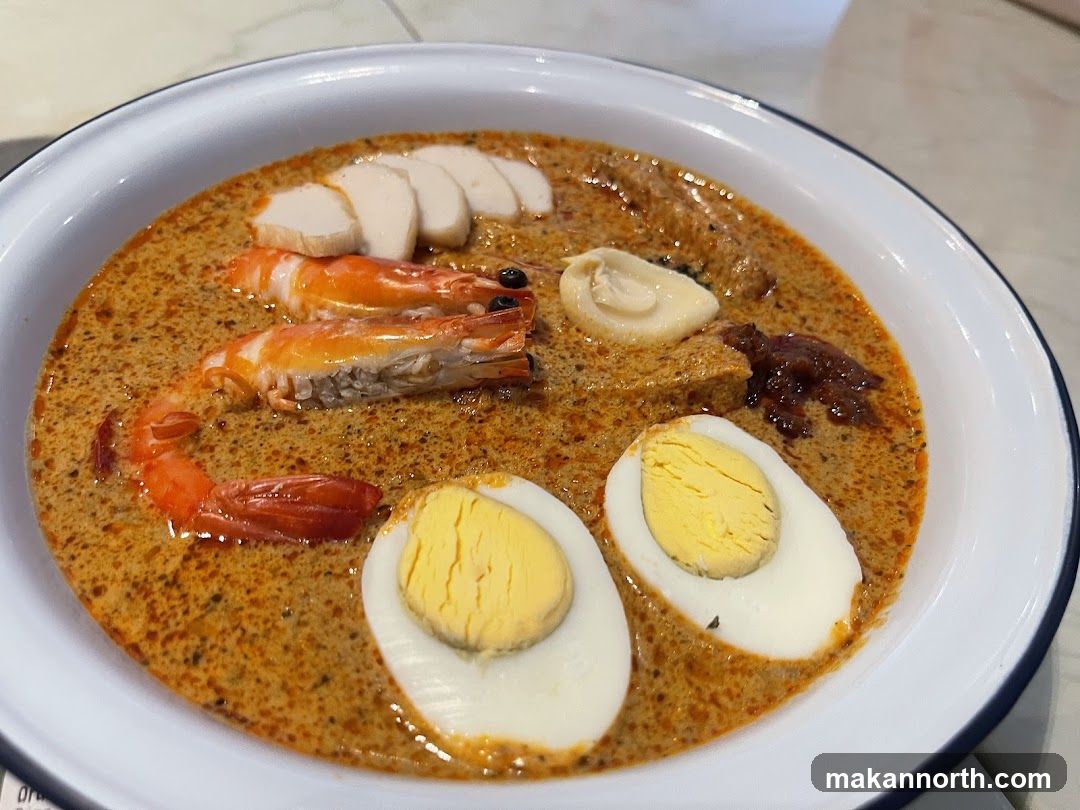 Laksa with Prawns and Egg