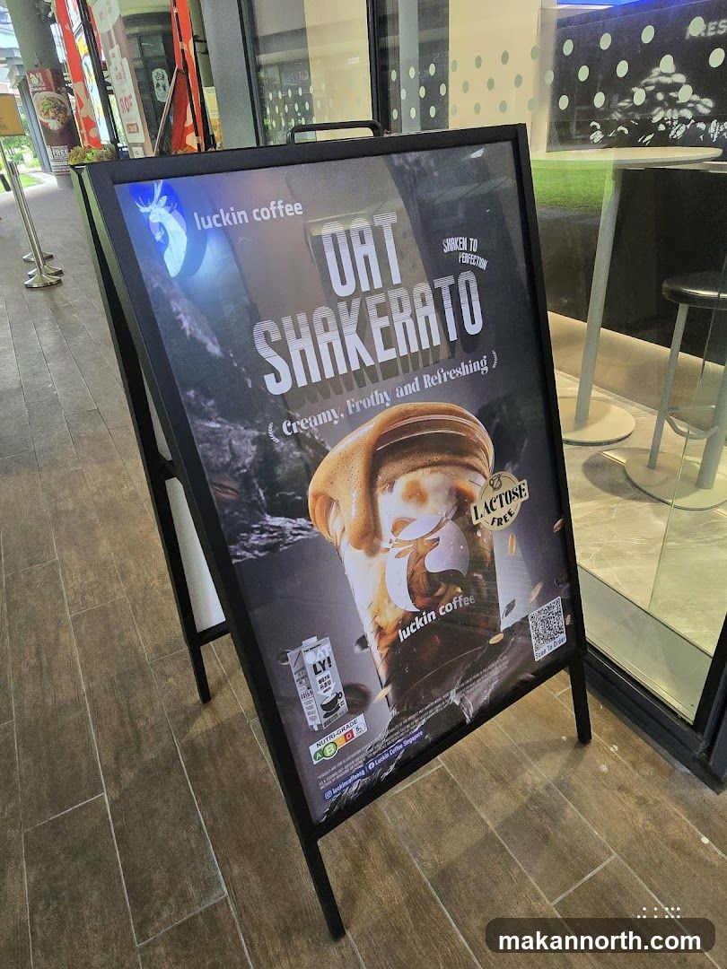 Luckin Coffee Oat Shakerato Advertisement