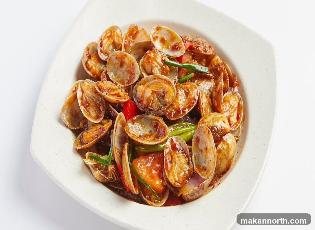 Spicy Stir-Fried Clams