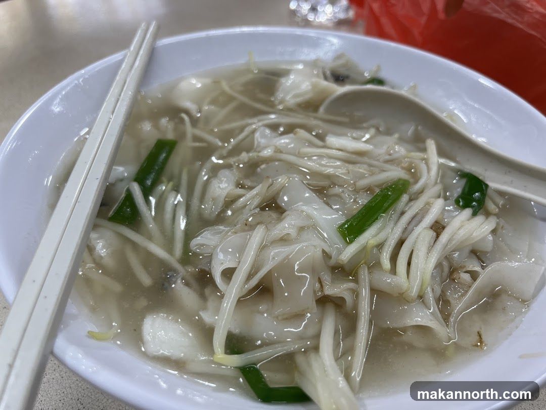 Noodle Soup with Bean Sprouts and Green Onions