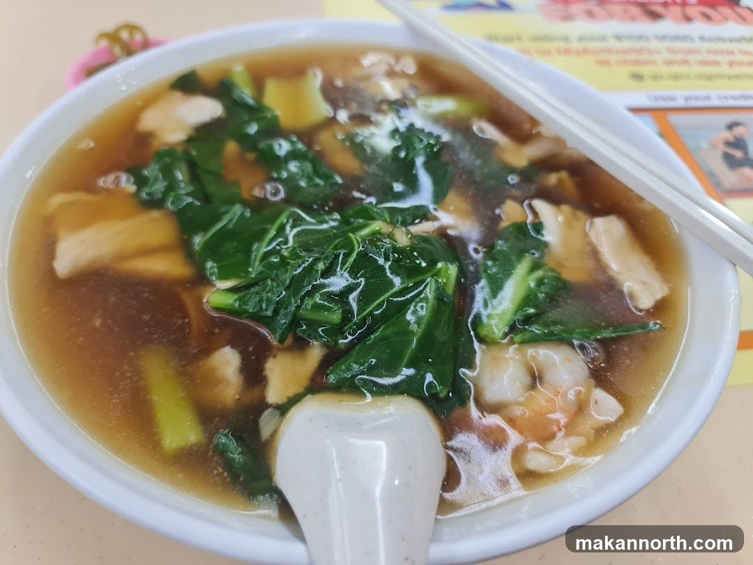Noodle Soup with Vegetables and Seafood