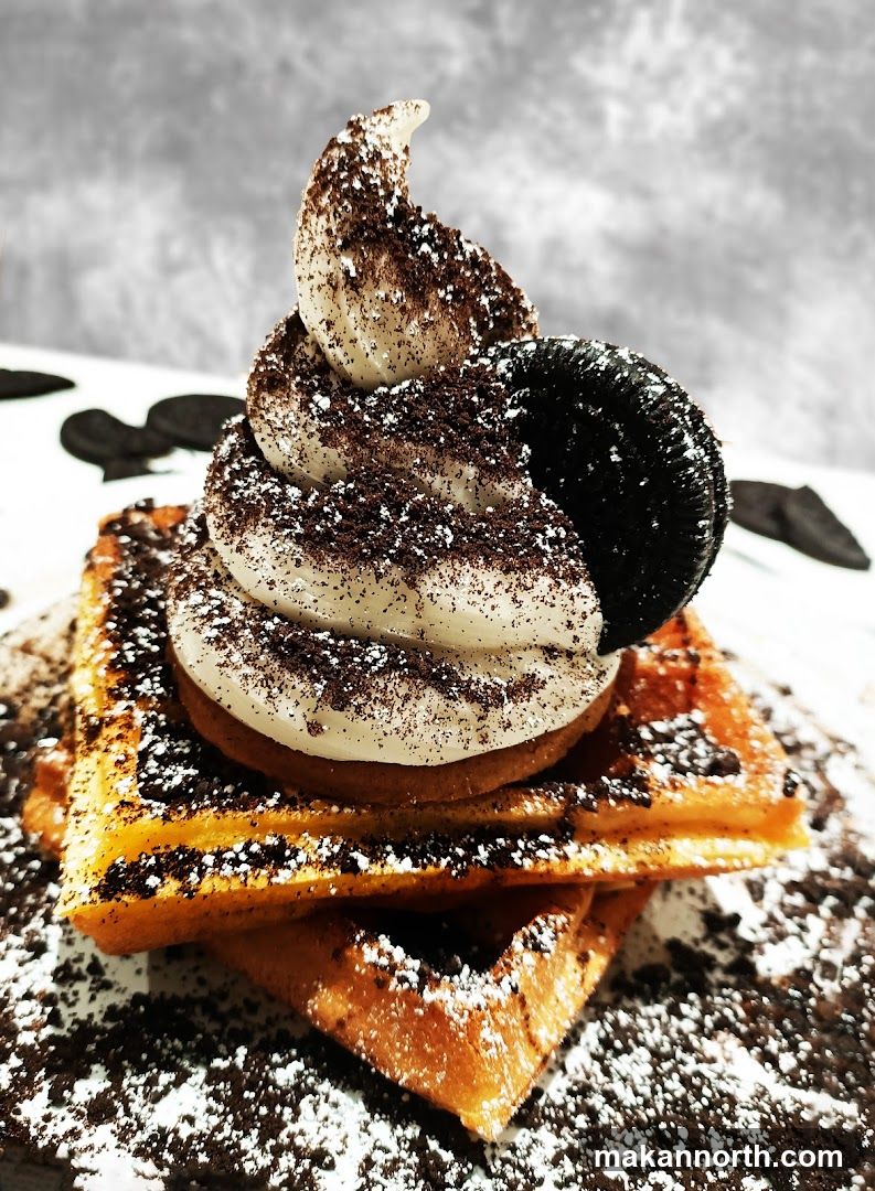 Oreo Waffle Dessert