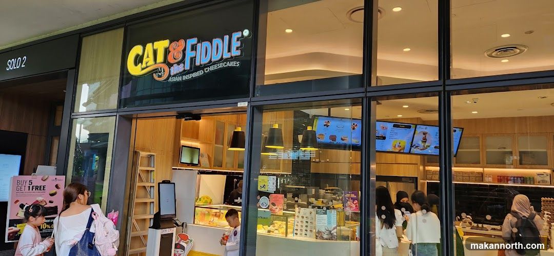 Cat & the Fiddle Cafe - Woods Square