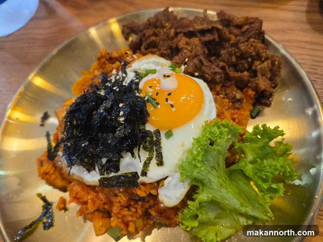 Kimchi Fried Rice with Beef and Egg