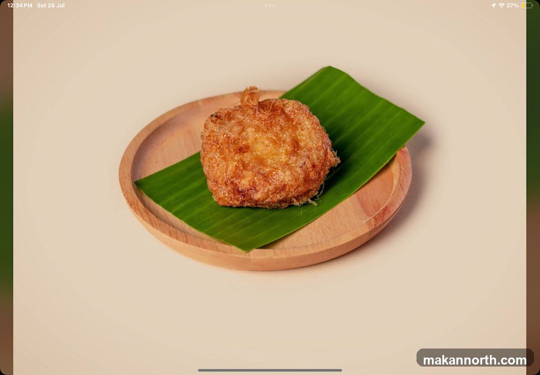Fried Food Item on Banana Leaf