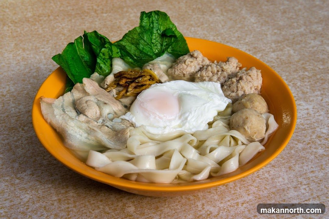Noodle Soup with Pork and Egg