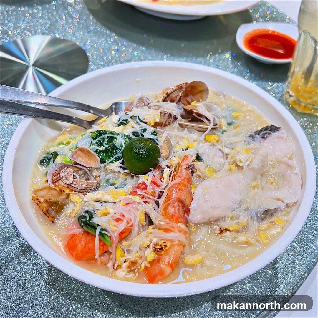 White Restaurant (Sun Plaza)