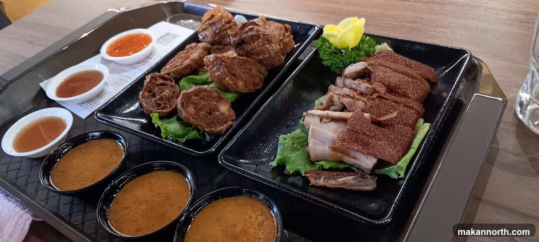 Roasted Pork and Fried Rolls