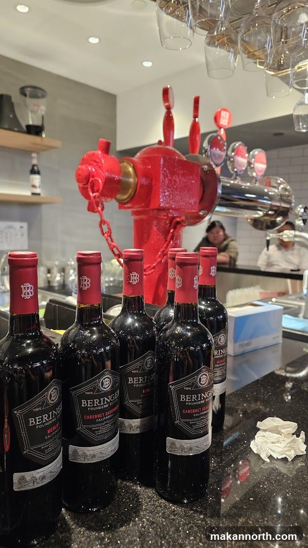 Bottles of Beringer Wine