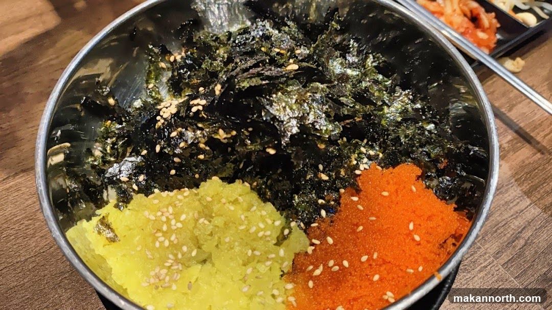 Bibimbap with Roe and Seaweed