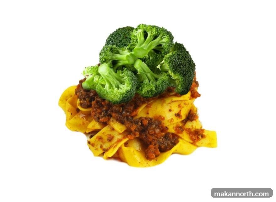 Pasta with Bolognese and Broccoli