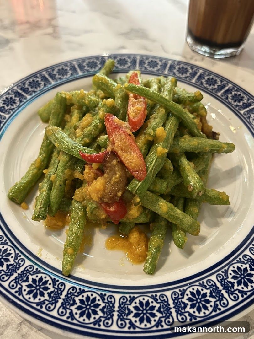 Stir-fried Green Beans with Chili and Sauce