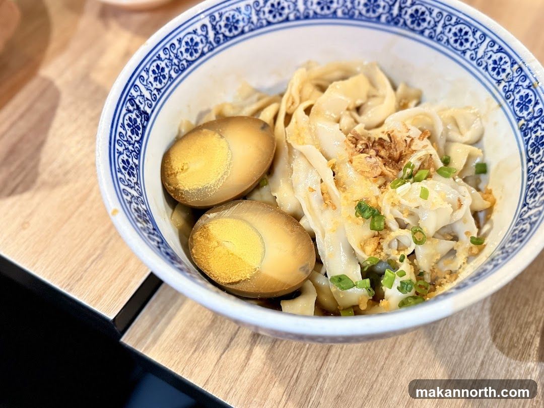 Noodles with Braised Eggs