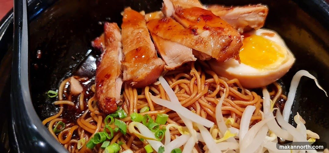 Noodle Dish with Chicken and Egg