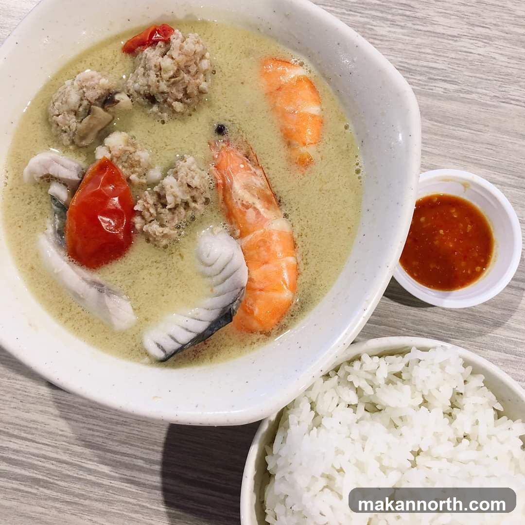 Green Curry with Seafood and Rice