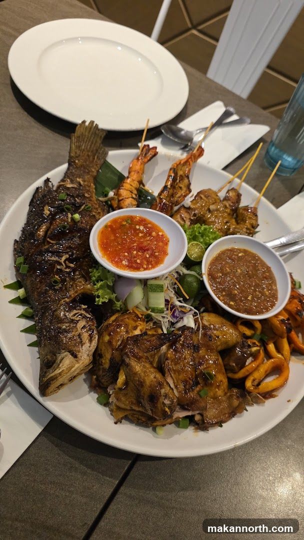 Seafood and Chicken Platter