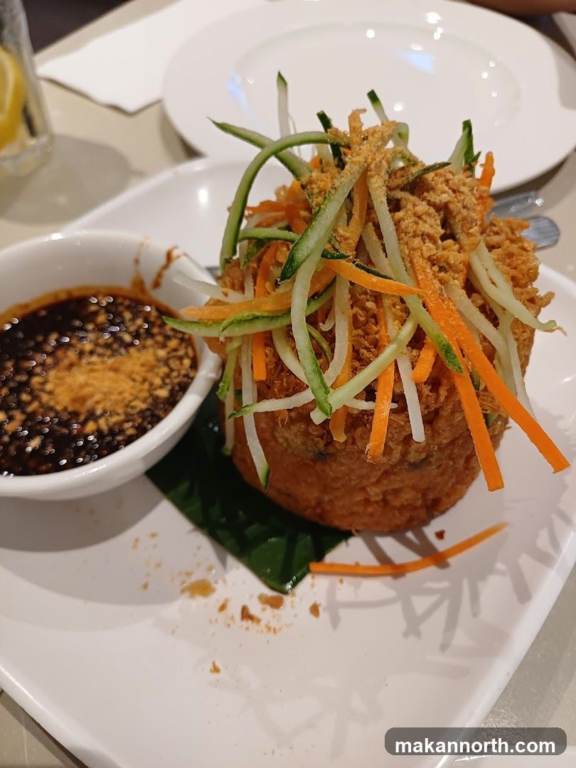 Fried Dish with Dipping Sauce
