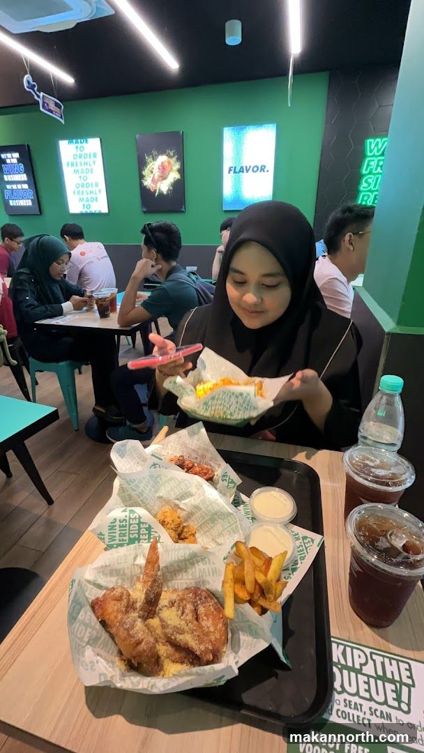 People eating at a restaurant