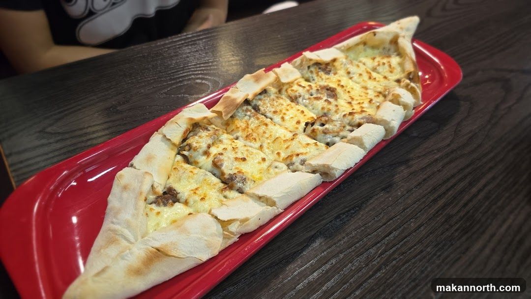 Pide with Cheese and Meat