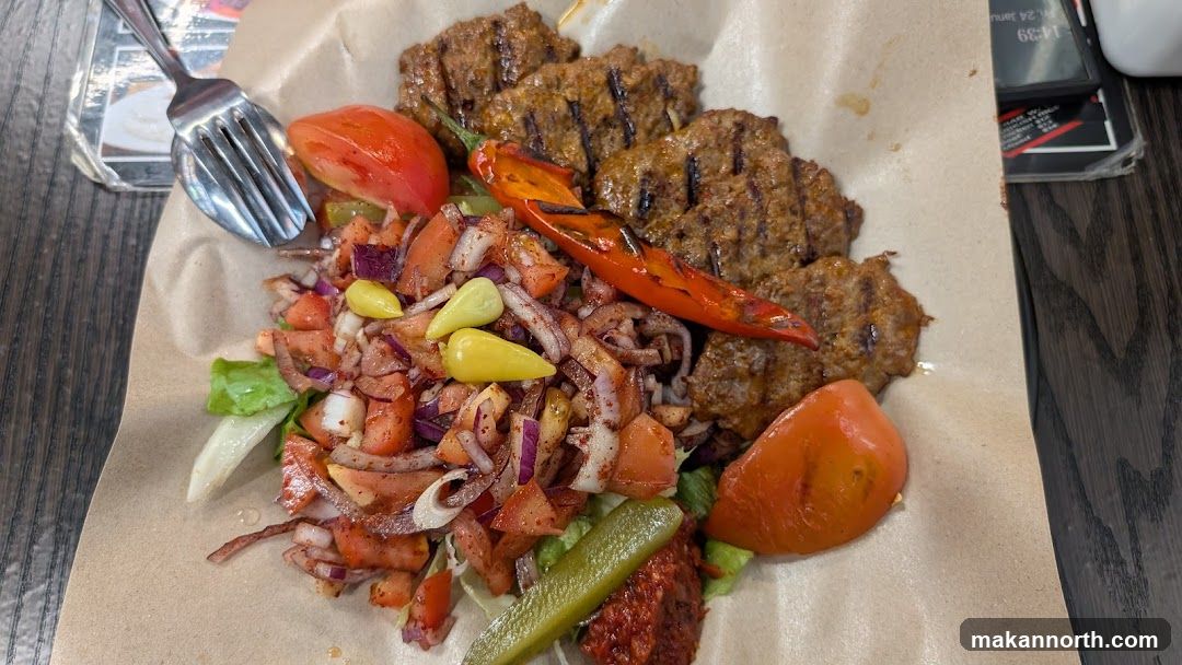 Grilled Meat Patties with Salad