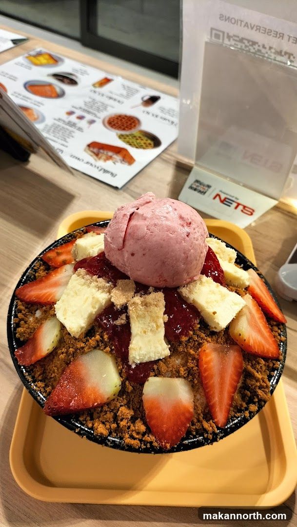 Strawberry Bingsu