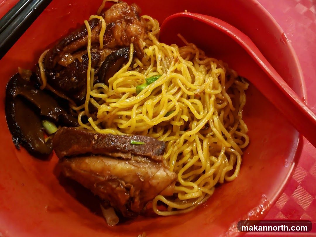 Noodles with Braised Pork and Mushrooms