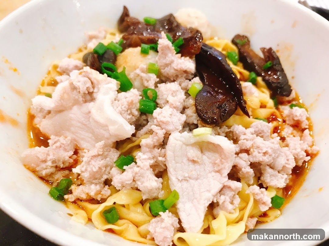 Noodles with Minced Pork and Mushrooms