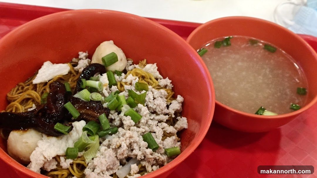 Noodles with Minced Meat and Soup