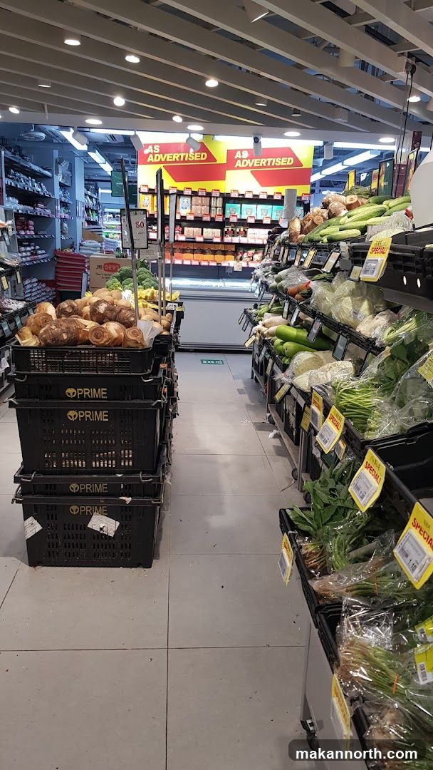 Supermarket Produce Aisle