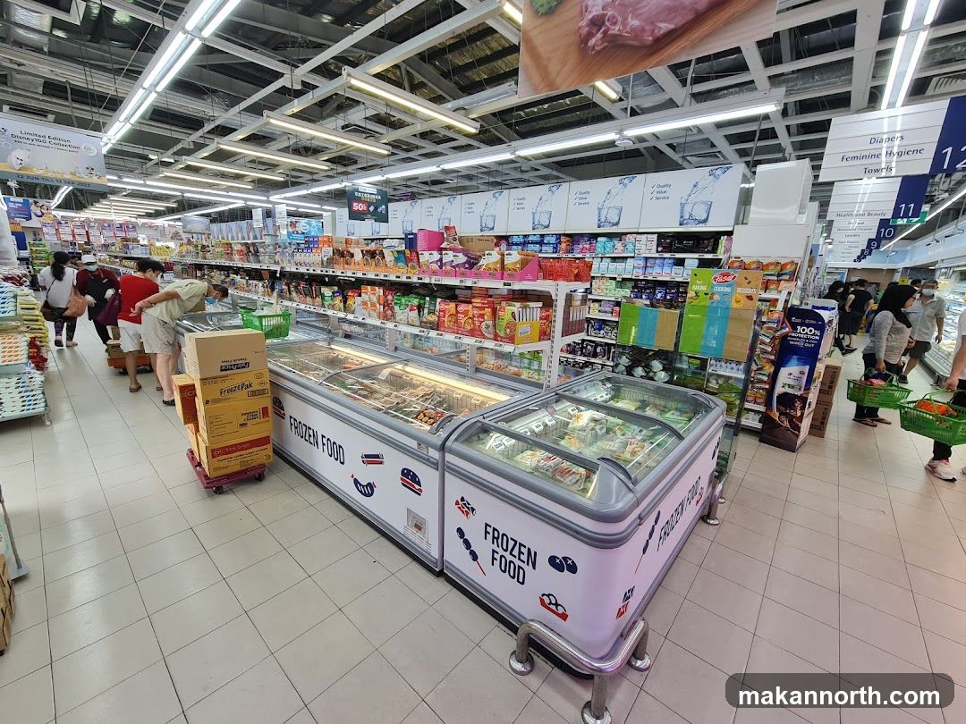 Supermarket Frozen Food Aisle