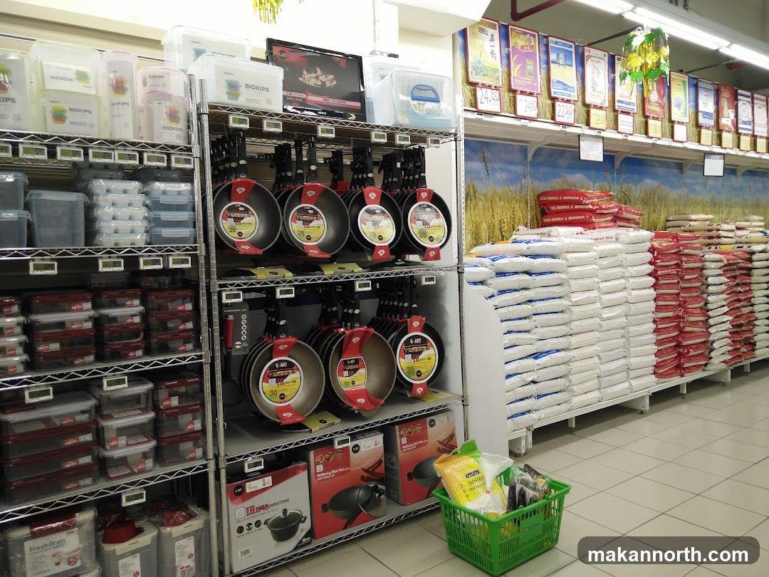 Kitchenware and Rice Display