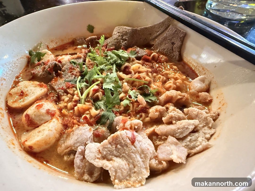 Noodle Soup with Meat and Fish Balls