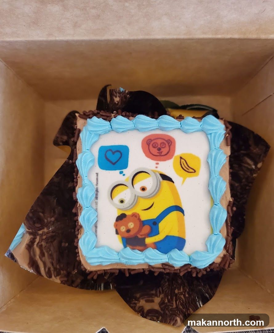 Minion-themed Dessert