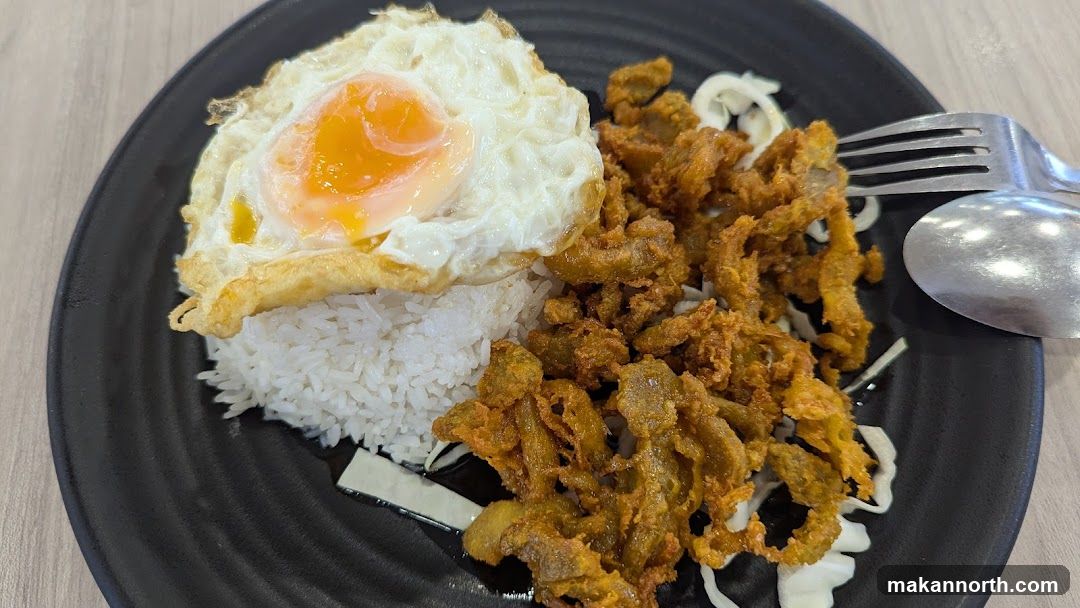 Fried Chicken Rice with Fried Egg