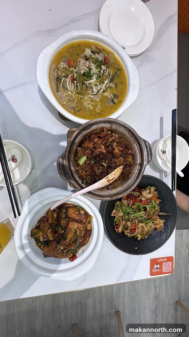 Table with Chinese Food