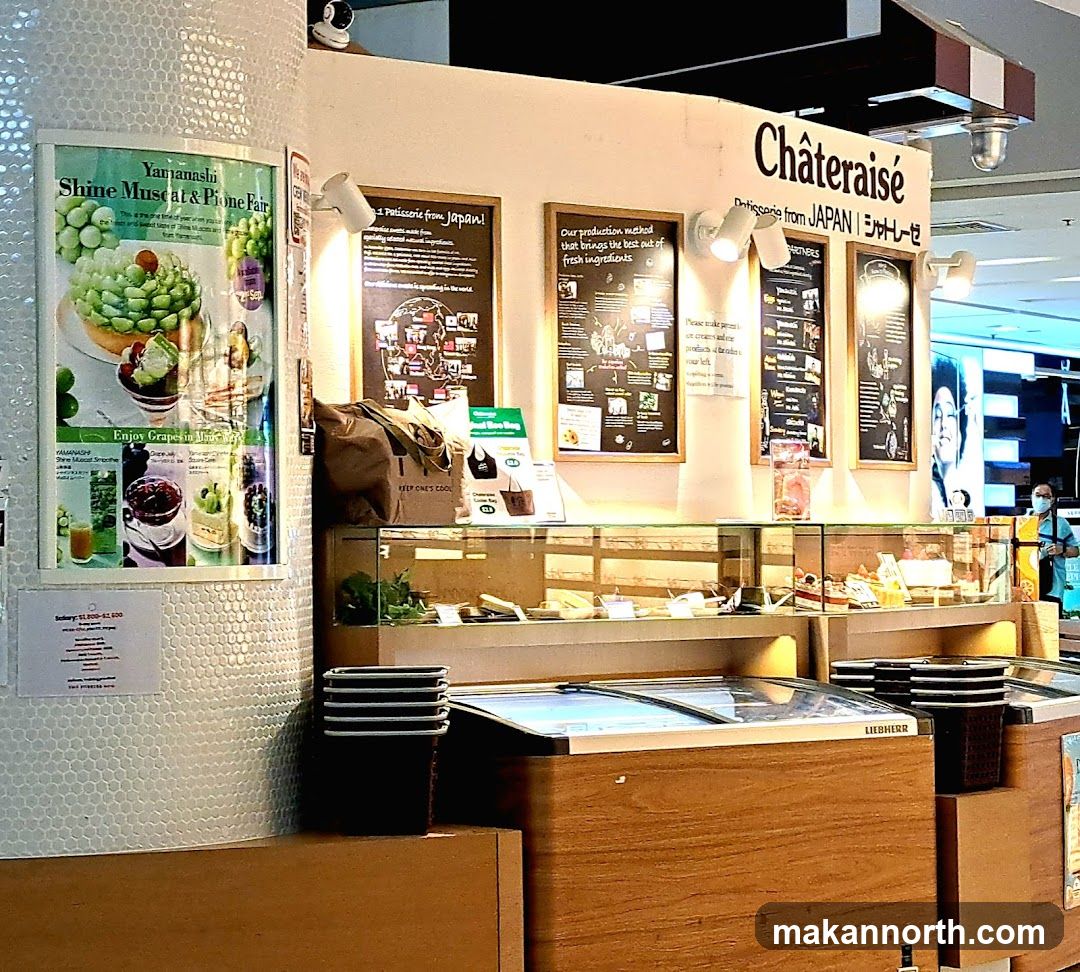 Chateraise Patisserie Display