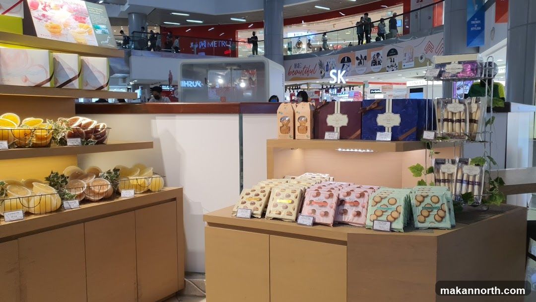 Sweets and Gifts Display