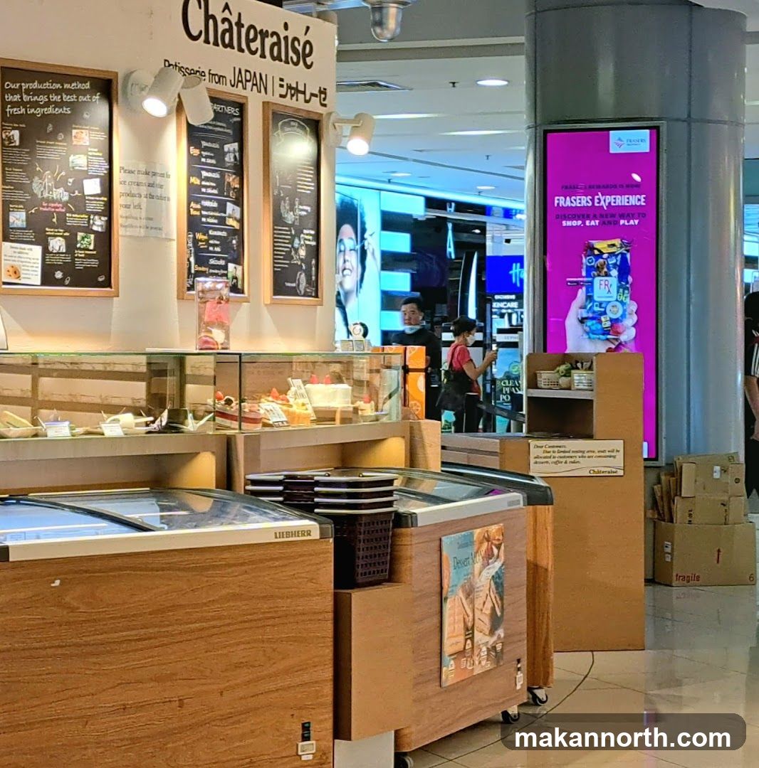Châteraisé Patisserie Display
