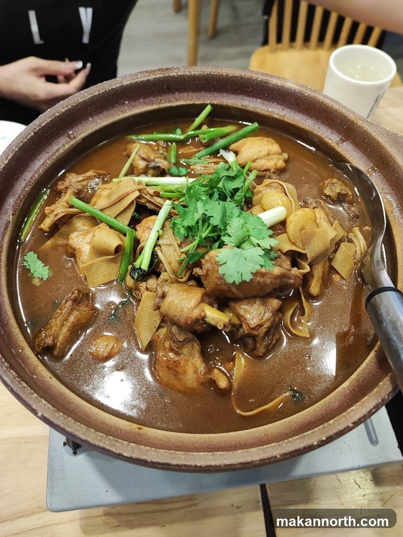 Clay Pot Chicken Stew