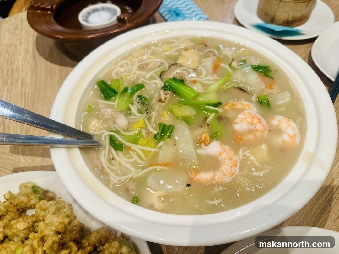 Noodle Soup with Shrimp and Vegetables