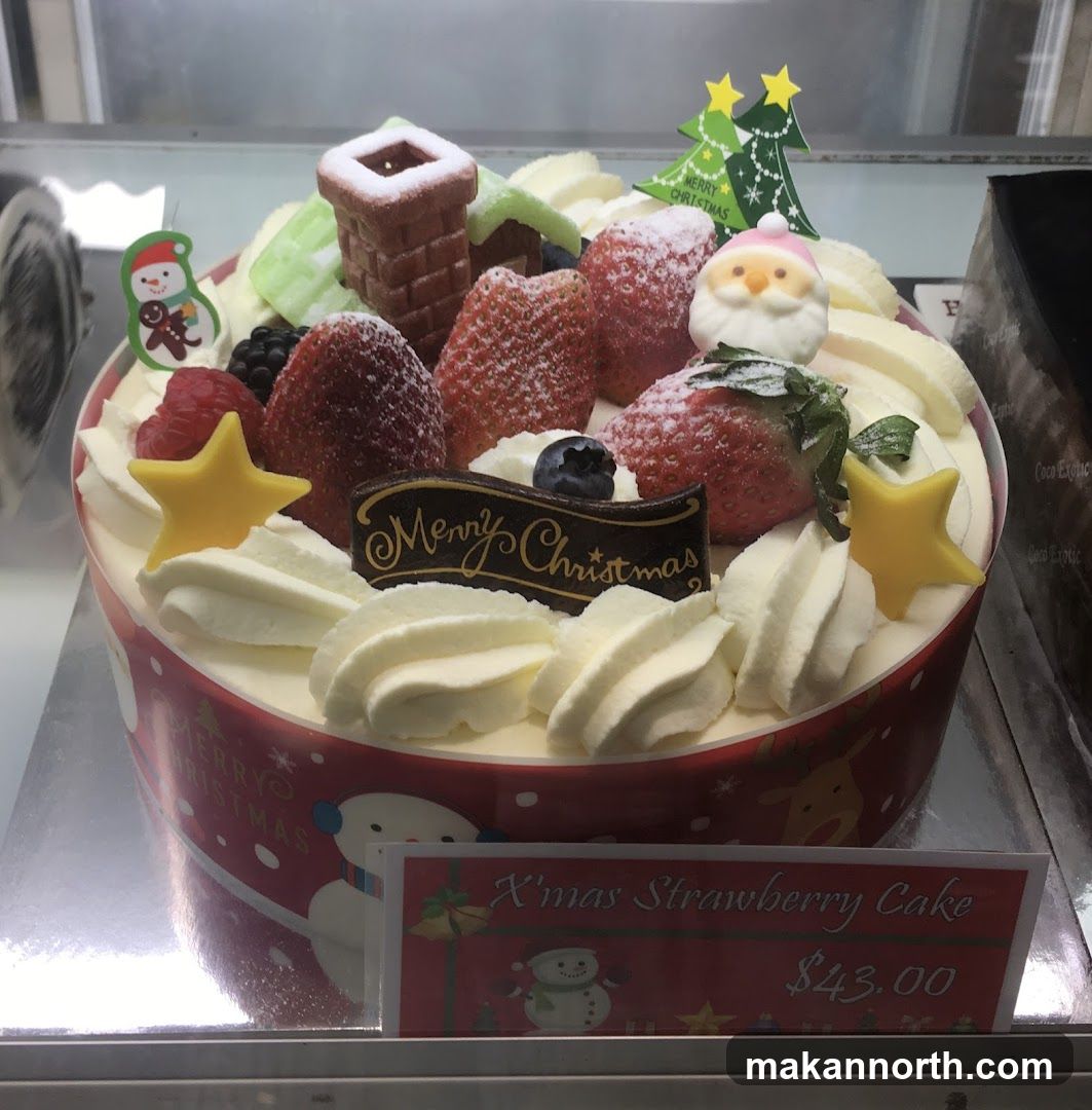 Christmas Strawberry Cake